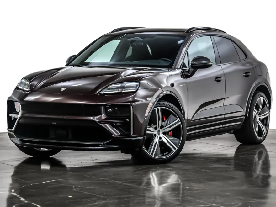 2024 Porsche Macan Electric Turbo photo 1