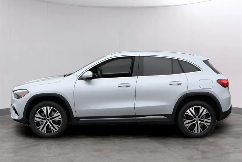 2025 Mercedes Benz GLA 250 4MATIC photo 1