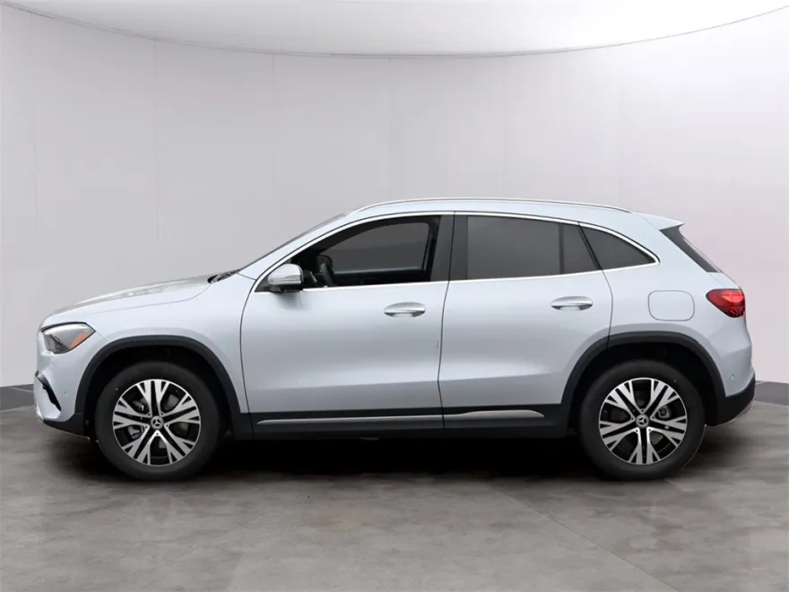 2025 Mercedes Benz GLA 250 4MATIC photo 1