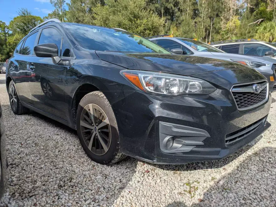 2019 Subaru Impreza Premium photo 1