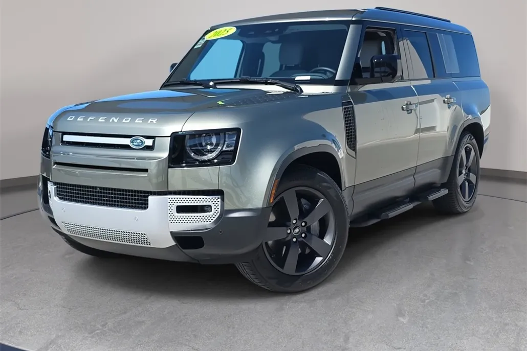2025 Land Rover Defender 130 S photo 1