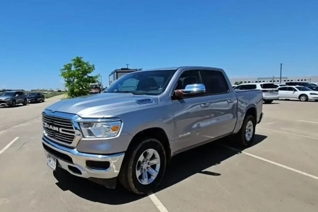 2023 Ram 1500 Laramie photo 1