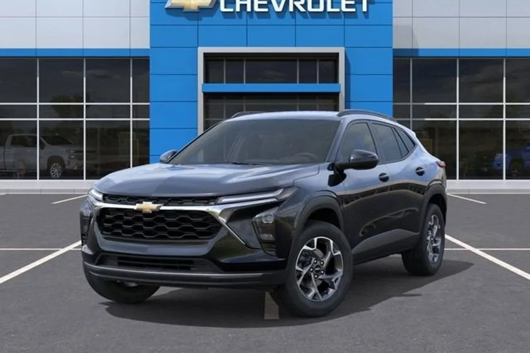 2025 Chevrolet Trax LT photo 1