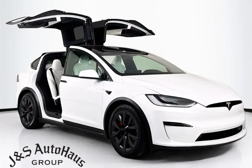 2023 Tesla Model X Plaid photo 1