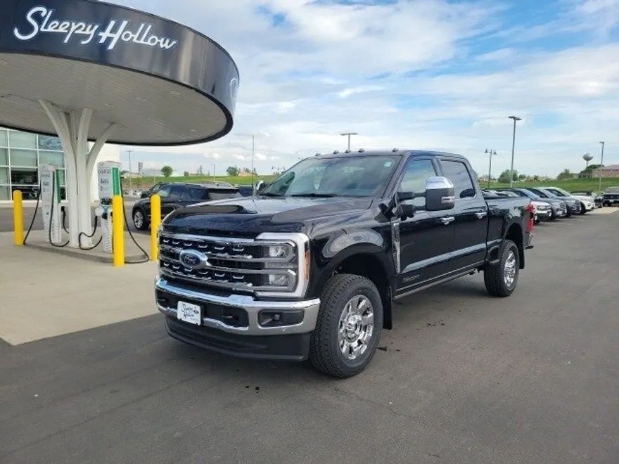 2025 Ford F-350 Lariat photo 1