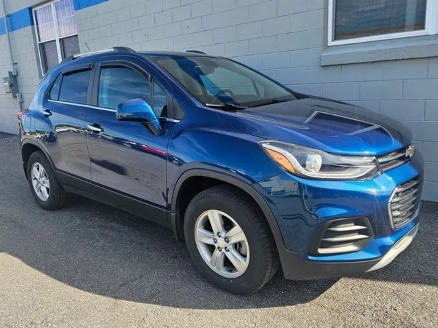2020 Chevrolet Trax LT photo 1