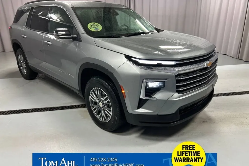 2025 Chevrolet Traverse photo 1