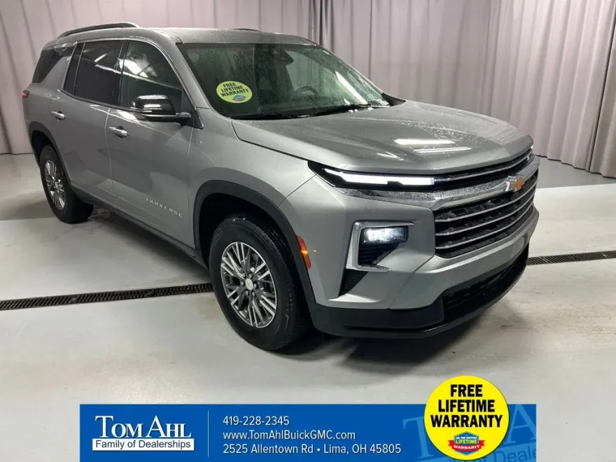 2025 Chevrolet Traverse photo 1