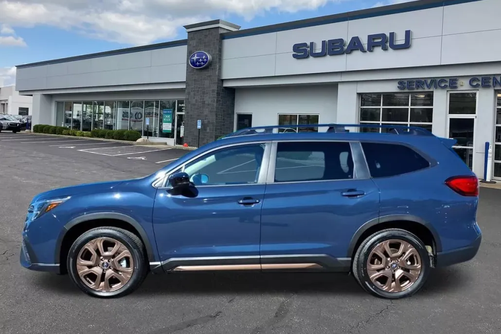 2025 Subaru Ascent Limited photo 1
