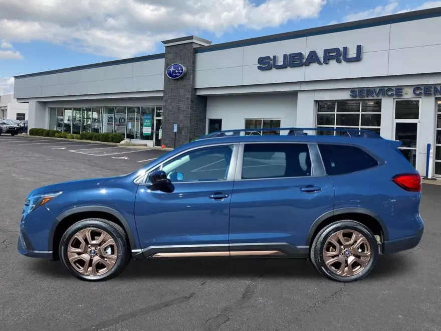 2025 Subaru Ascent Limited photo 1