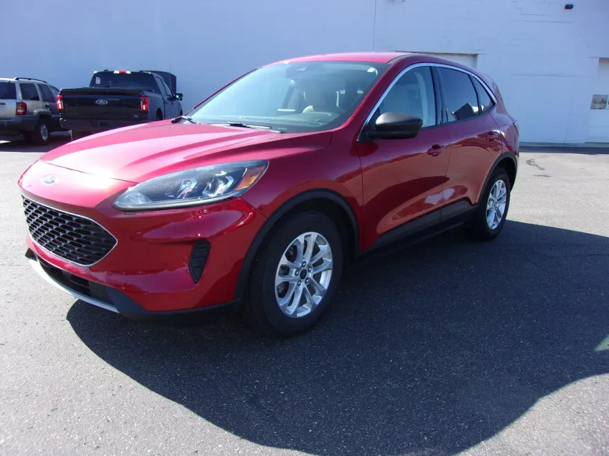 2022 Ford Escape SE photo 1