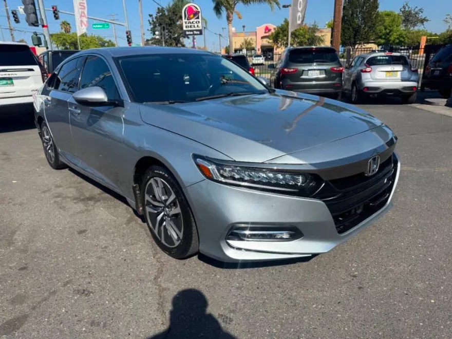 2019 Honda Accord Hybrid Touring photo 1