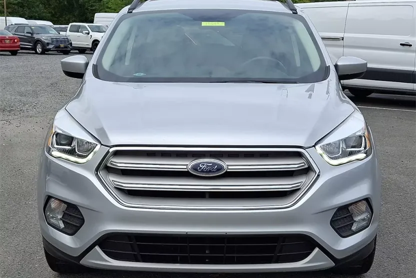 2019 Ford Escape SEL photo 1