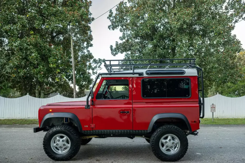 1997 Land Rover Defender photo 1