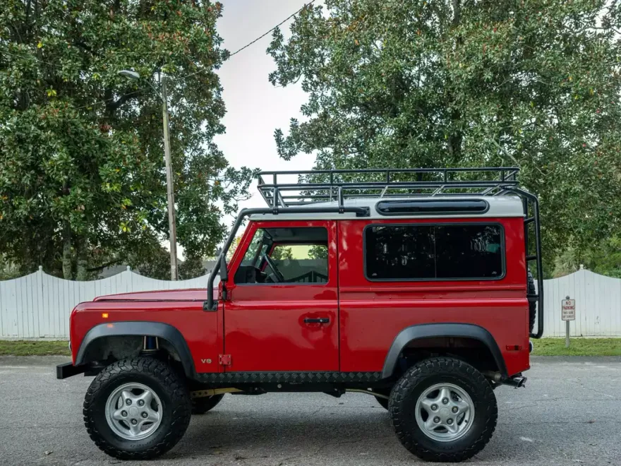 1997 Land Rover Defender photo 1