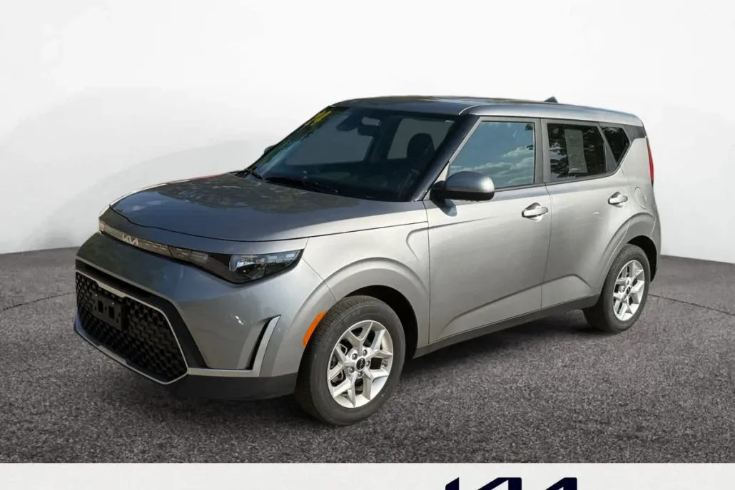 2024 Kia Soul LX photo 1