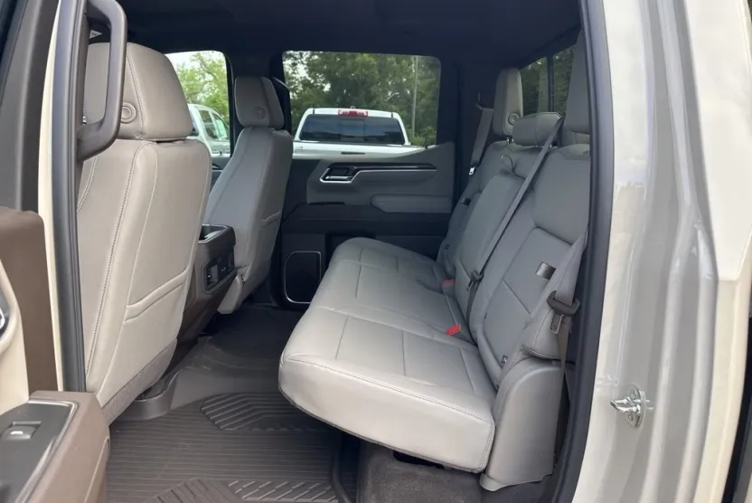 2026 Chevrolet Silverado 1500 RST photo 1