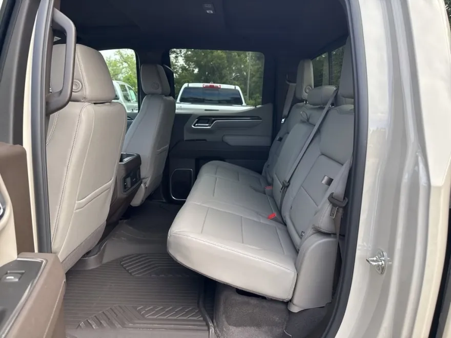 2026 Chevrolet Silverado 1500 RST photo 1