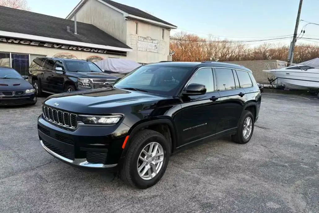 2021 Jeep Grand Cherokee Laredo photo 1