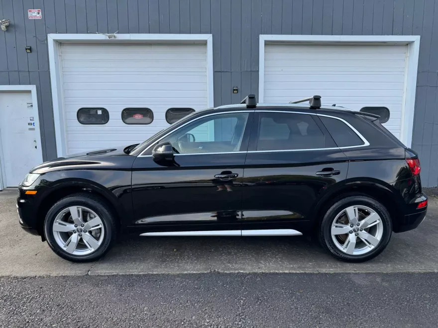 2018 Audi Q5 2.0T Premium Plus photo 1