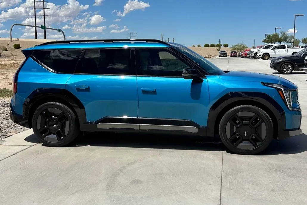2024 Kia EV9 GT-Line photo 1