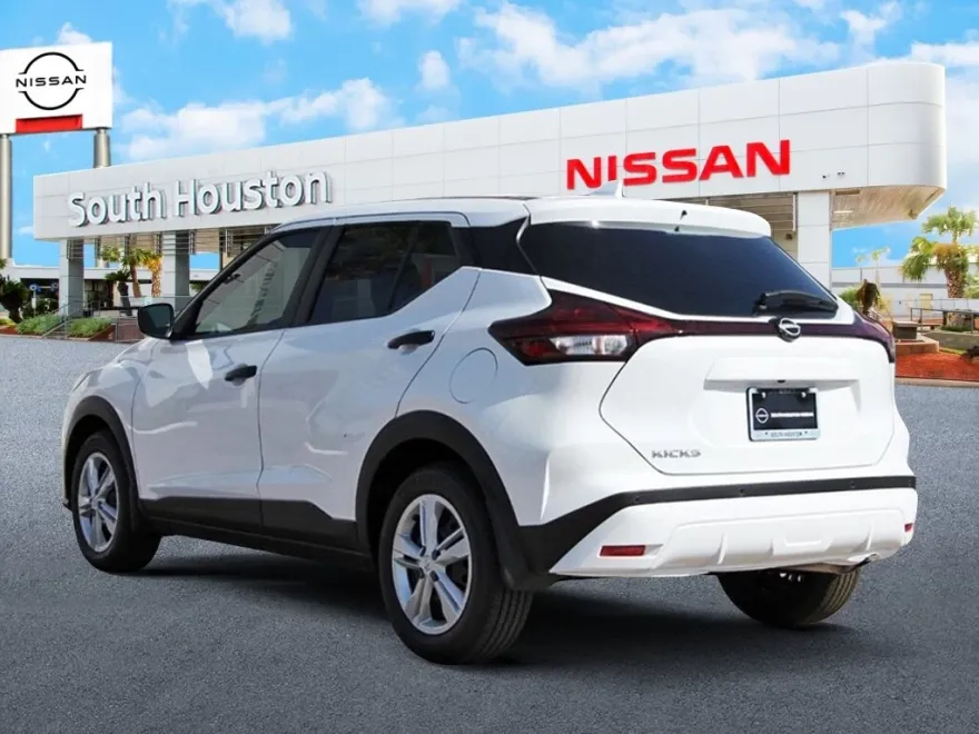 2025 Nissan Kicks Play S photo 1