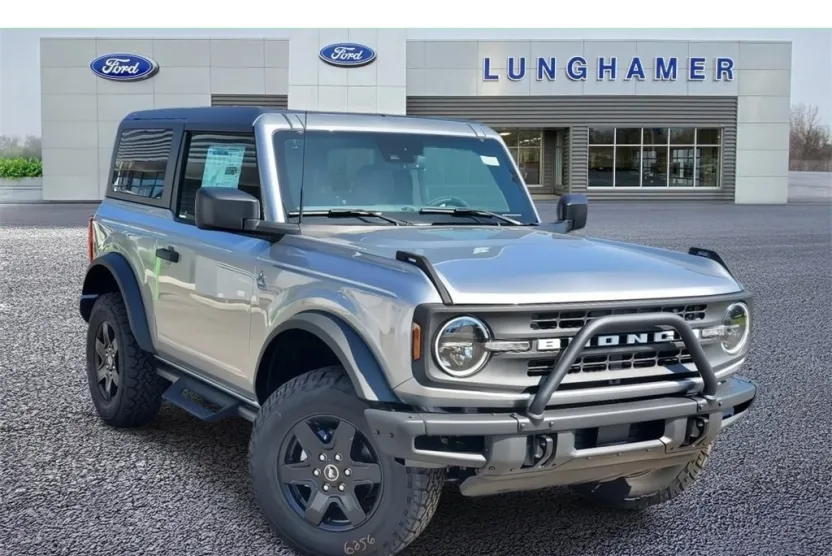 2024 Ford Bronco Black Diamond photo 1