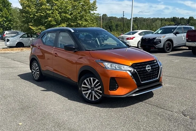 2023 Nissan Kicks SV photo 1