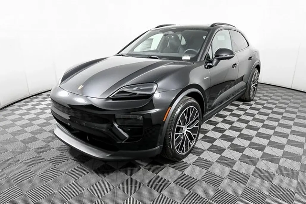 2025 Porsche Macan Electric photo 1