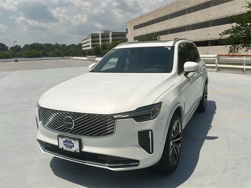2026 Volvo XC90 Plus photo 1
