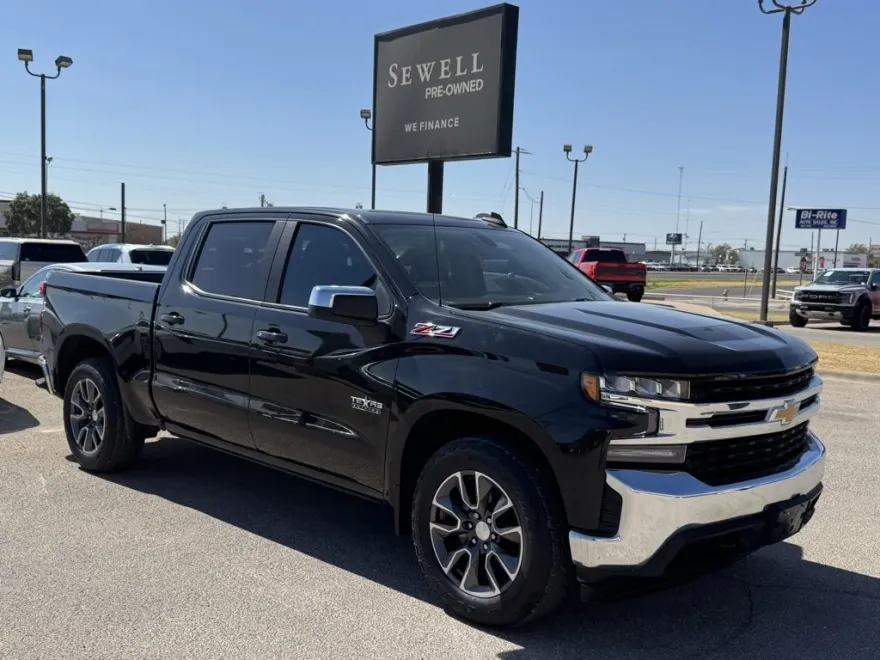 2021 Chevrolet Silverado 1500 LT photo 1