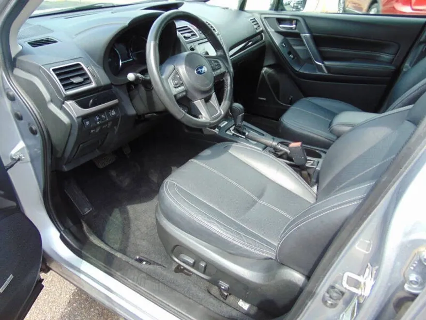 2018 Subaru Forester 2.5i Touring photo 1
