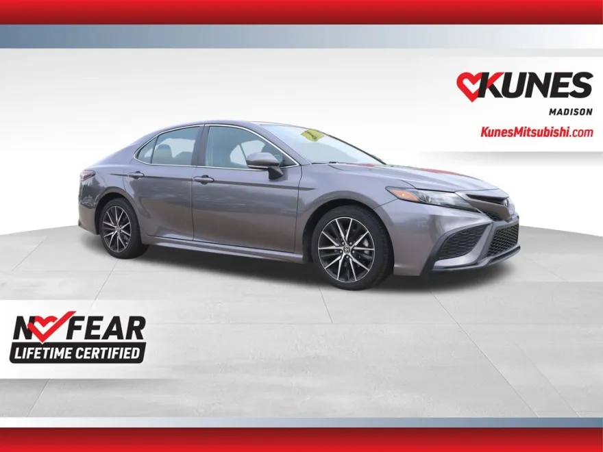 2023 Toyota Camry SE photo 1