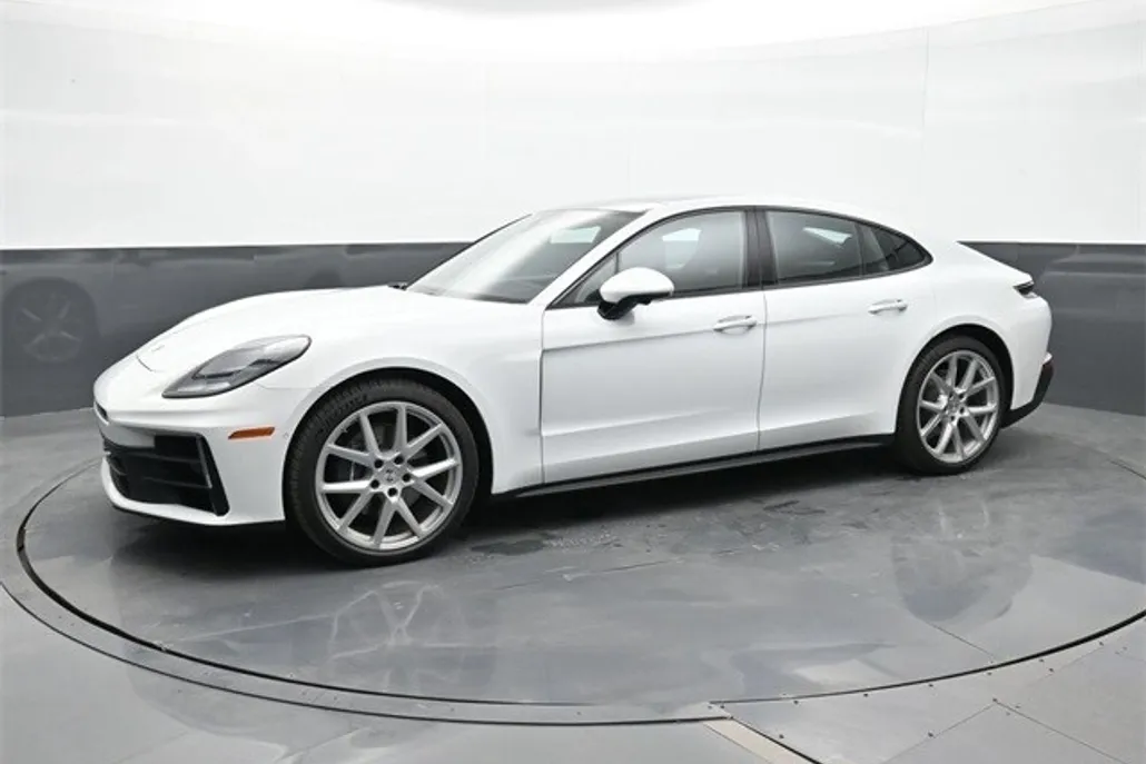 2024 Porsche Panamera 4 photo 1