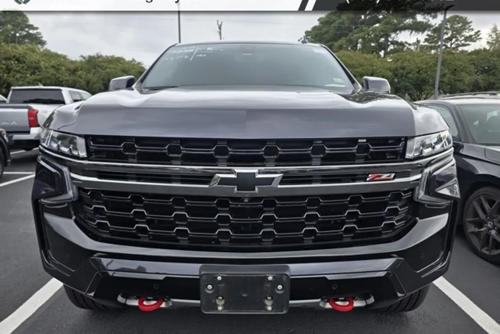 2022 Chevrolet Suburban Z71 photo 1