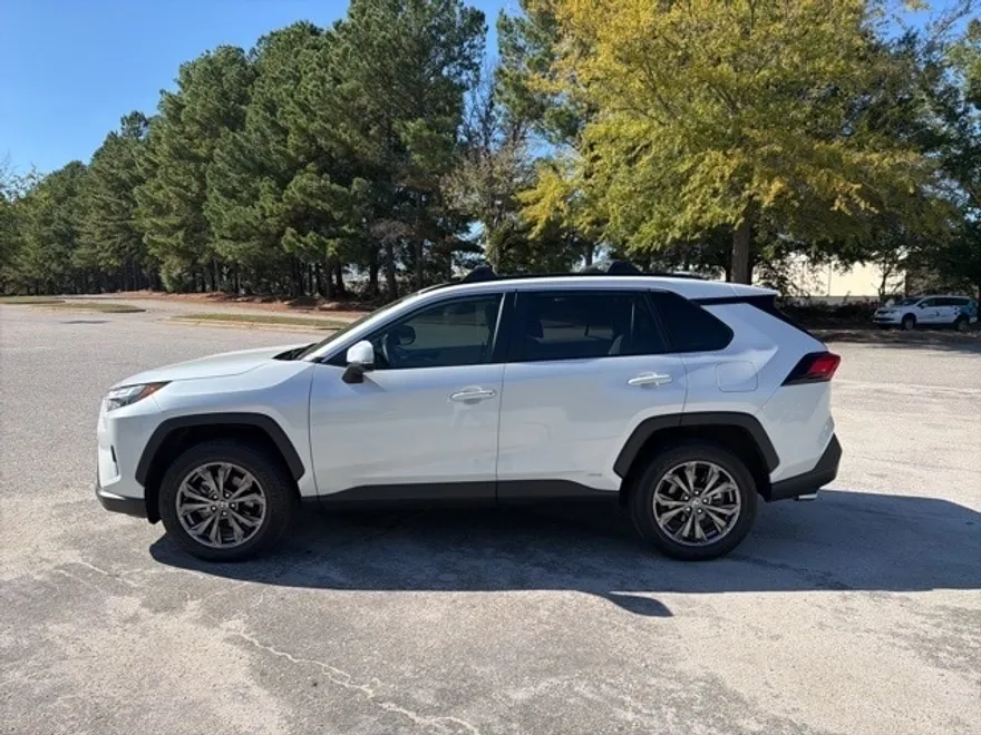 2024 Toyota RAV4 Hybrid XLE Premium photo 1