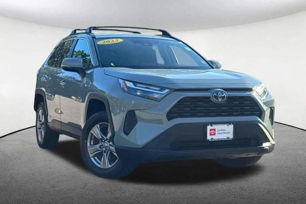 2023 Toyota RAV4 Hybrid XLE photo 1