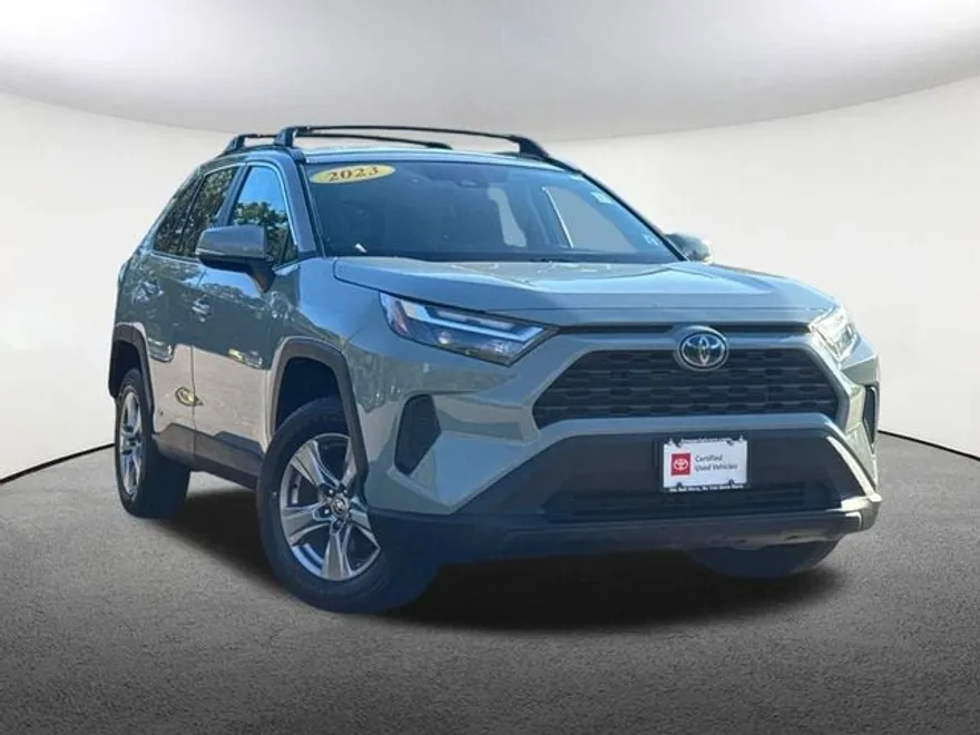 2023 Toyota RAV4 Hybrid XLE photo 1