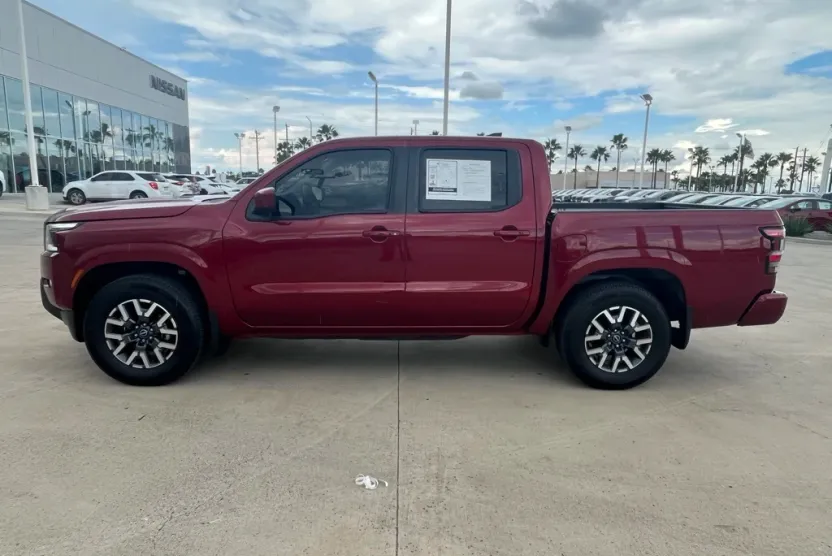2024 Nissan Frontier SL photo 1