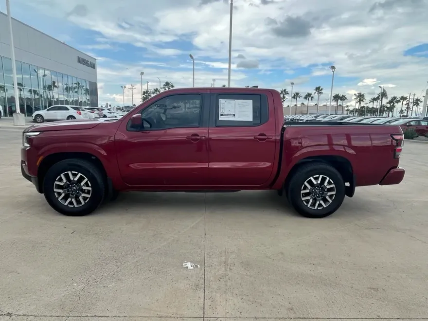 2024 Nissan Frontier SL photo 1