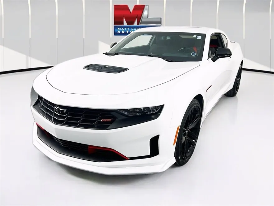 2023 Chevrolet Camaro LT1 photo 1