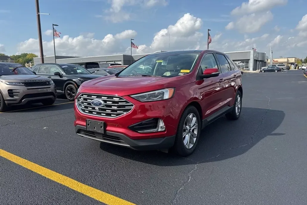 2020 Ford Edge Titanium photo 1