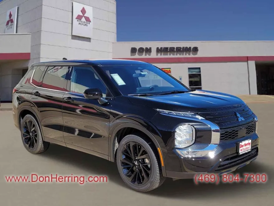 2024 Mitsubishi Outlander SE Black Edition photo 1