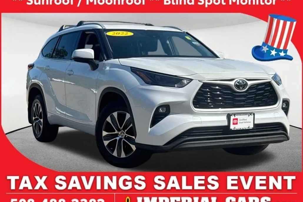 2022 Toyota Highlander XLE photo 1