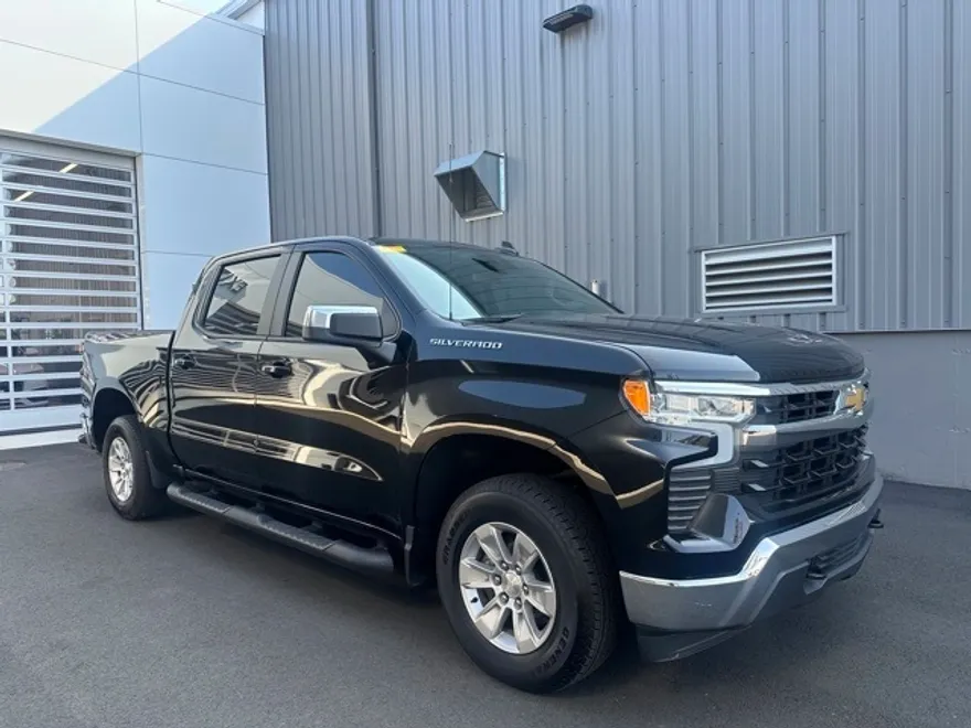2022 Chevrolet Silverado 1500 LT photo 1