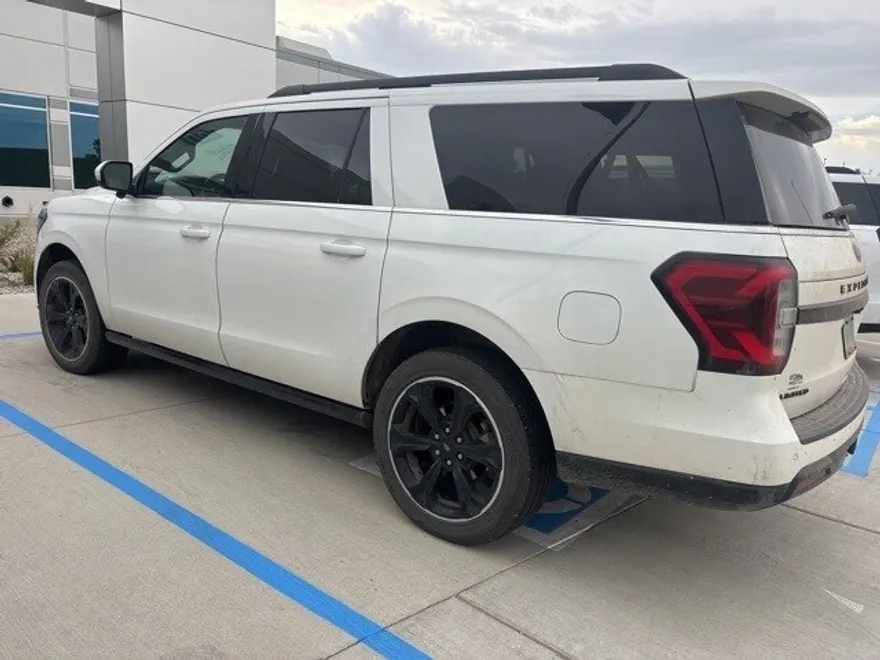 2022 Ford Expedition MAX Limited photo 1