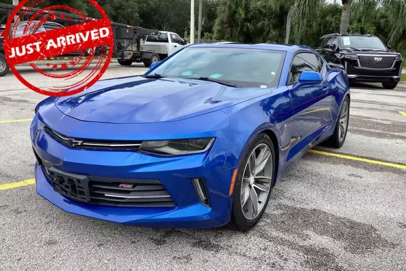 2017 Chevrolet Camaro 1LT photo 1