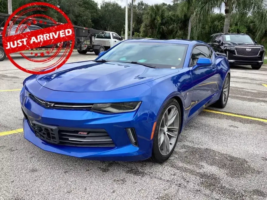 2017 Chevrolet Camaro 1LT photo 1