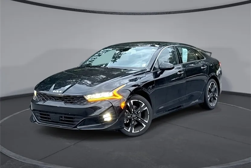 2023 Kia K5 GT-Line photo 1