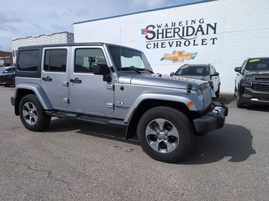 2017 Jeep Wrangler Unlimited Sahara photo 1